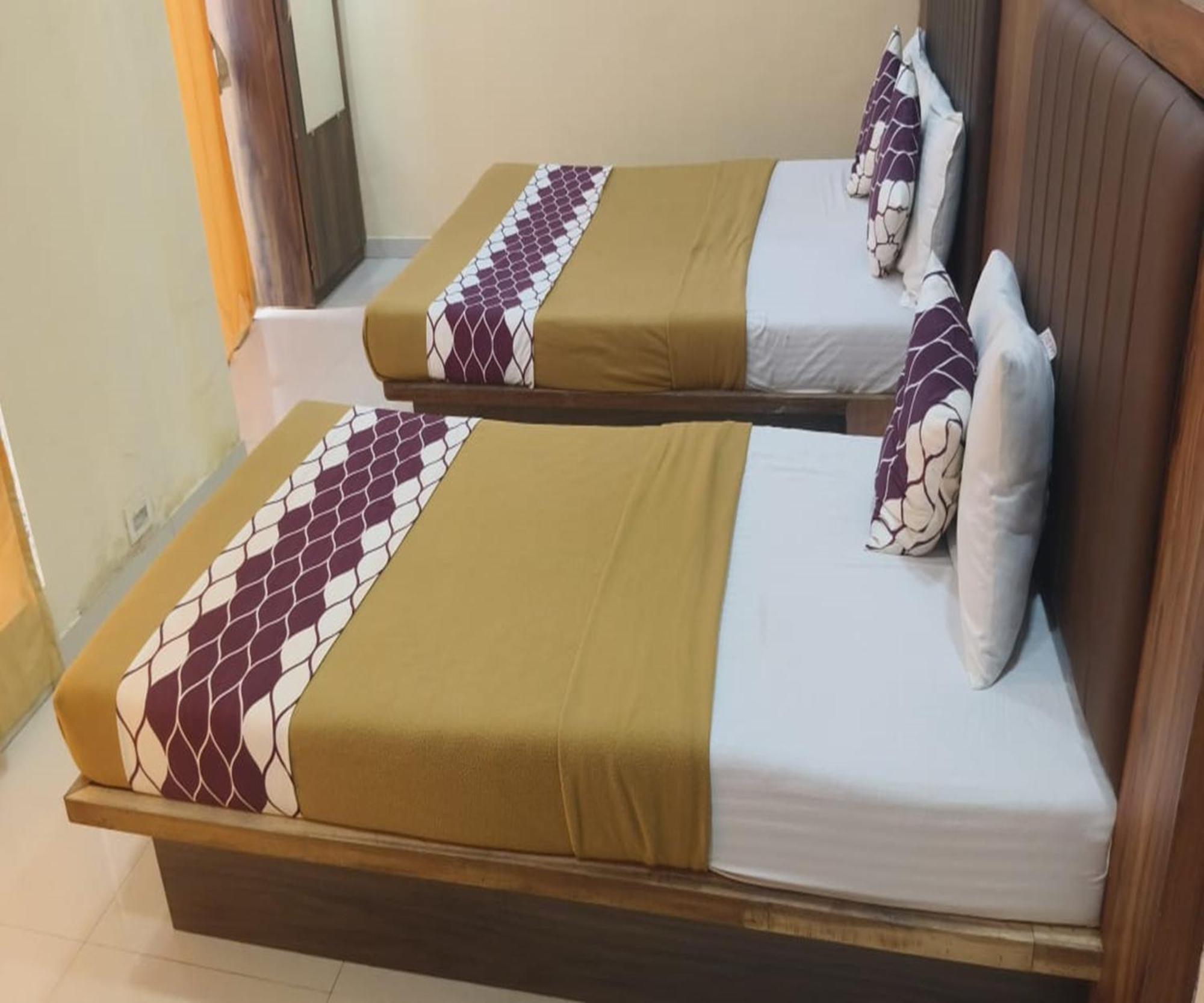 Hotel Om Sai Наві-Мумбаї Екстер'єр фото